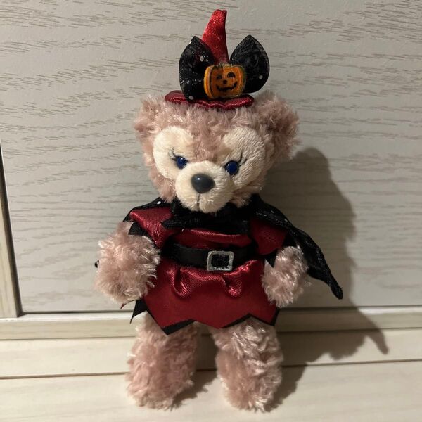 東京ディズニーシー ダッフィーアンドフレンズ シェリーメイ ぬいバ ぬいぐるみバッチ ぬいぐるみバッジ Dハロ ハロウィン2016