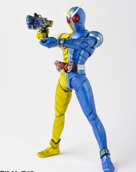 ② 完全未開封品! S.H.Figuarts ( 真骨彫製法 ) 仮面ライダーW ルナトリガー