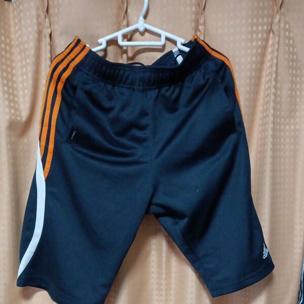 メンズ adidas ハーフパンツ スポーツウェア M サイズ