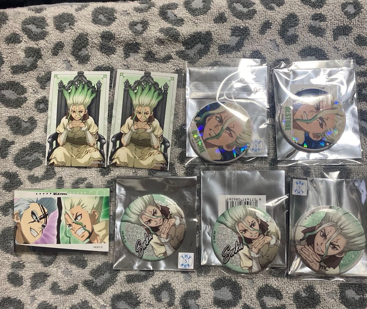 Dr.STONE 新宿マルイアネックス グリッター缶バッジ 千空 計29個セット Dr STONE 新宿マルイアネックス グリッター缶バッジ 千空 29個