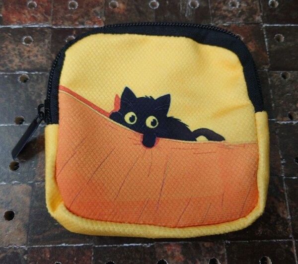 【新品未使用】黒猫ミニポーチ/イエロー