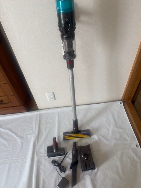 【良品】dyson コードレスクリーナー SV33(分解清掃済み。除菌済み。)グリーンセンサー付き。【最新式】