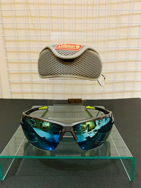 【ケース付美品】Coleman コールマン スポーツサングラス 眼鏡 フレームグレー レンズカラー グレーブルー
