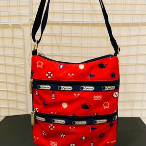 【未使用美品】 LeSportsac レスポートサック ショルダーバッグ 斜めがけバッグ 軽量 ナイロン レッド系 総柄
