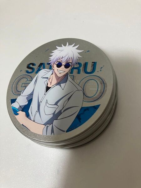 呪術廻戦 懐玉・玉折 新宿マルイ アネックスPOP UP SHOP 五条悟 プール掃除ver.ジュエルコンフェペティ 缶