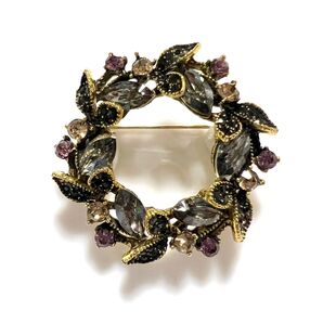 リースのブローチ ブラック