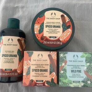 ★☆★ THE BODY SHOP ボディショップ スパイスドオレンジ ボディシャンプー&ボディスクラブ&バスボム (入浴剤)