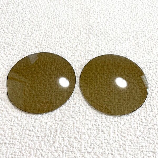 新品未使用 ガラスレンズ 2枚 度なし 70mm 左右レンズに欠けあり レトロ サングラスなどに