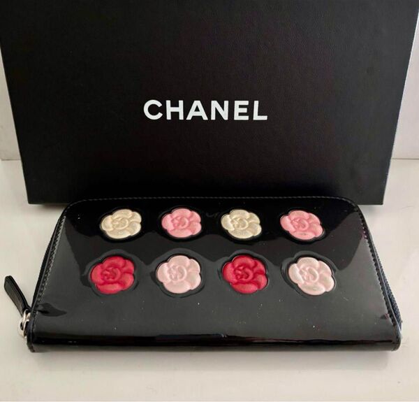 CHANELシャネル カメリアメイクパレット 長財布 ラウンドファスナーパテント 長財布 財布