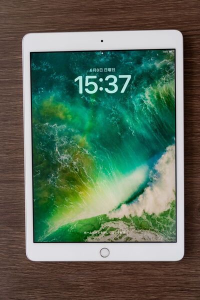 【極美品】 Apple iPad 第7世代 Wi-Fi 32GB シルバー
