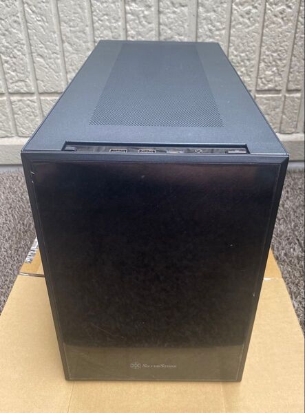 SilverStone SUGO 17 Black Micro-ATXケース 360mmラジエター搭載可能