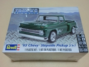 アメリカ レベル 1/25 シェビー ステップサイド ピックアップ トラック 1965 Chevy Stepside Pickup Truck (2 in 1) Revell 85-7210　