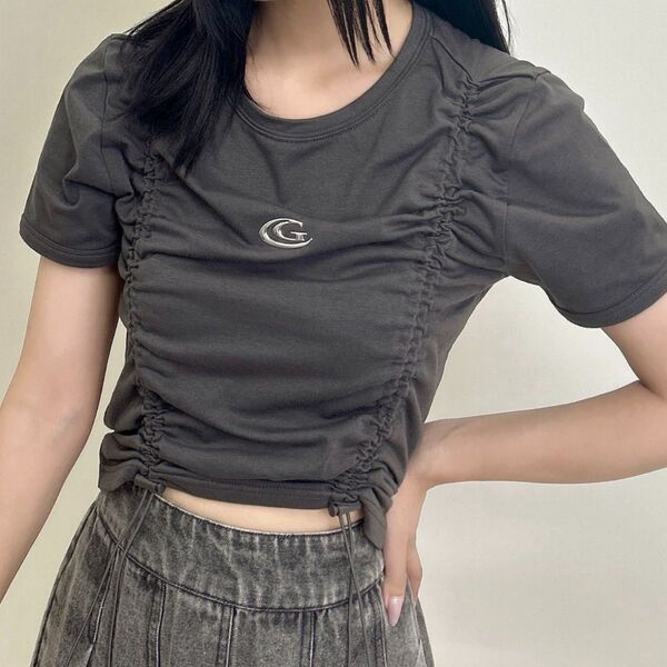 【売り切れ商品!】INGNI メタルロゴドロストリブTシャツ チャコールグレー ミニ丈 ショート丈 調整可 韓国