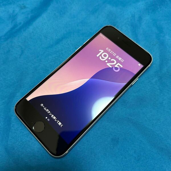 美品 迅速安心配送iPhone SE 第3世代 スターライト 128GB SIMフリー 本体 バッテリー最大容量100%