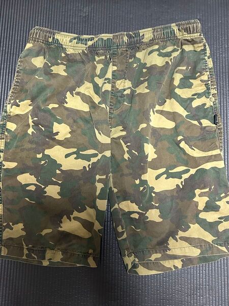 stussy カモ柄ハーフパンツ