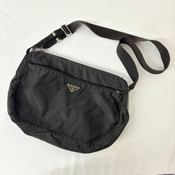 PRADA プラダ 三角ロゴプレート ナイロン ショルダーバッグ ブラック サコッシュ