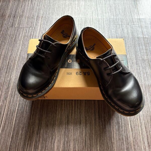 Dr.Martens ドクターマーチン 3ホール UK4