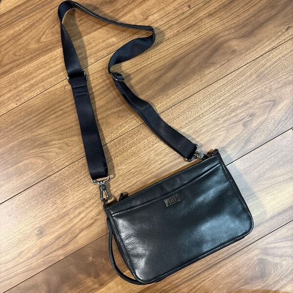 ダックス ショルダーバッグ 斜め掛け セカンドバッグ DAKS 男女兼用