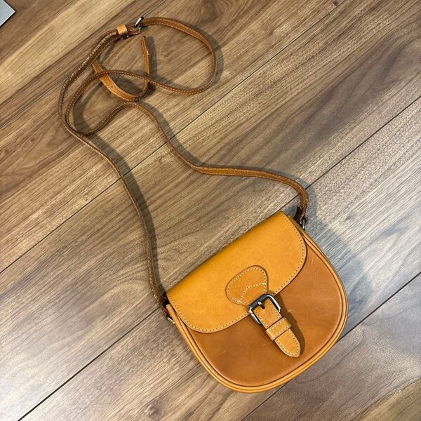 【美品】Dakotaダコタ レザー 本革製 ミニショルダーバッグ オールレザー
