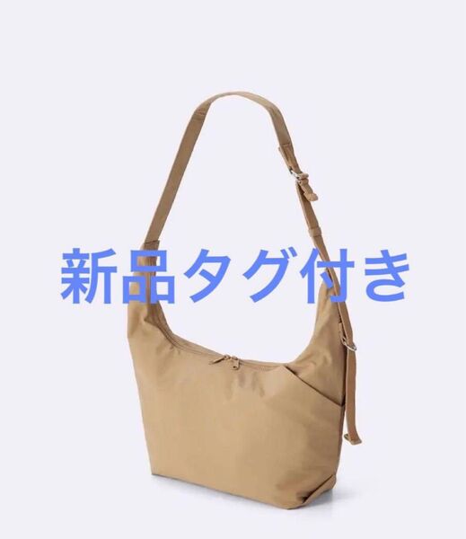 新品ま未使用タグ付き GU ソフトナイロンショルダーバッグ