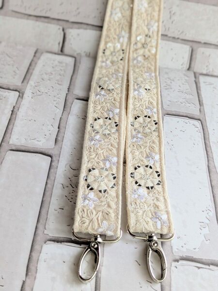 インド刺繍リボンのスマホストラップ☆ショルダーベルト☆ハンドメイド