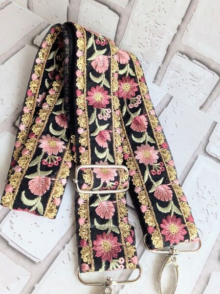 インド刺繍リボンのスマホストラップ☆ショルダーベルト☆ハンドメイド