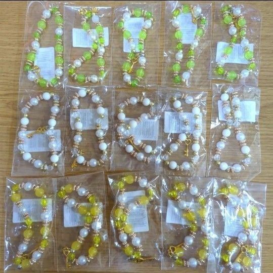 大人気!新品未使用 ビーズブレスレット 3種 15個 個包装 鍵チャームデザイン プラスチック アクセサリー