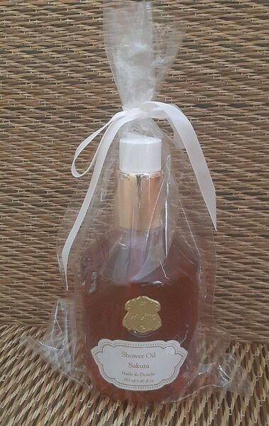 Laline シャワーオイル〈ボディソープ〉Sakura 250ml
