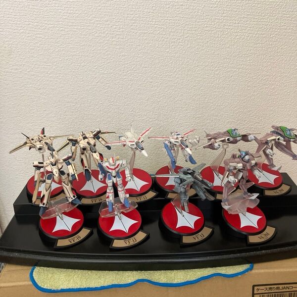 【総出撃】超時空要塞マクロス 戦闘バルキリーフィギュア10体セット(クリアケース付き)
