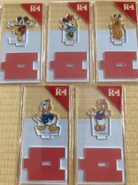 ディズニーアクリルスタンド ミッキーマウス R1 非売品