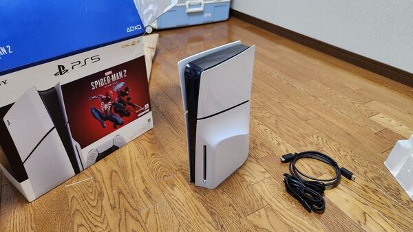 PS5 slim ディスクドライブ搭載モデル(2025年) CFI-2000A 美品