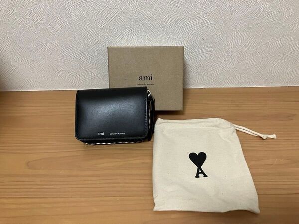 アミ アレクサンドル マテュッシ AMI Alexandre Mattiussiロゴプリント コンパクトウォレット【BLACK】