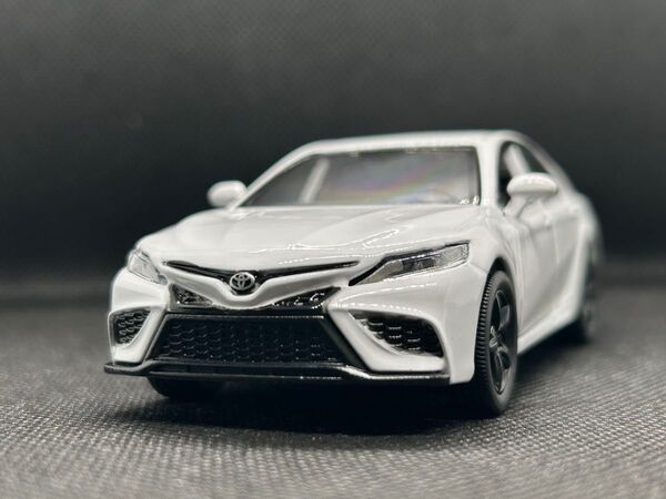 1/36スケール◆トヨタ カムリ◆ダイキャストモデル ホワイト色 2ドア開閉 プルバック車 Camry 合金