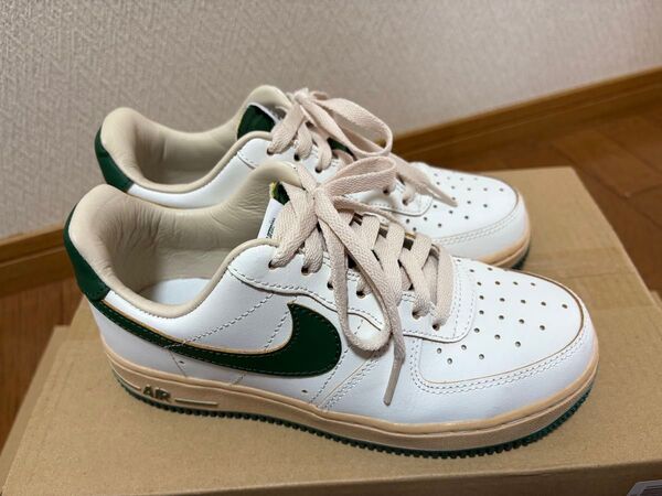 NIKE エアフォース1 ヴィンテージグリーン