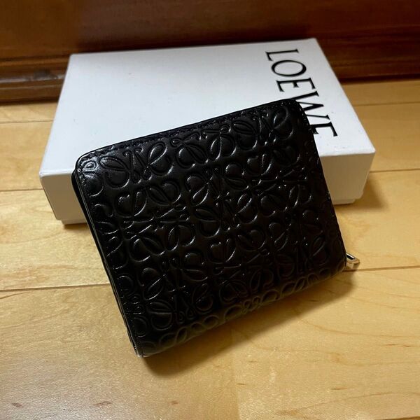 ○LOEWE ロエベ 折り財布