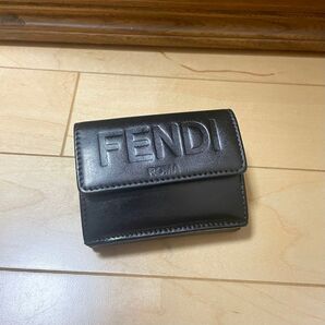 FENDI 三つ折り財布