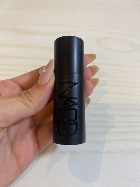 NARS エクスプリシット リップスティック 822