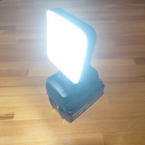 【新品】マキタ 18Vバッテリー対応 互換 ワークライト LEDライト 作業ライト 作業灯 USBアダプター 充電器1