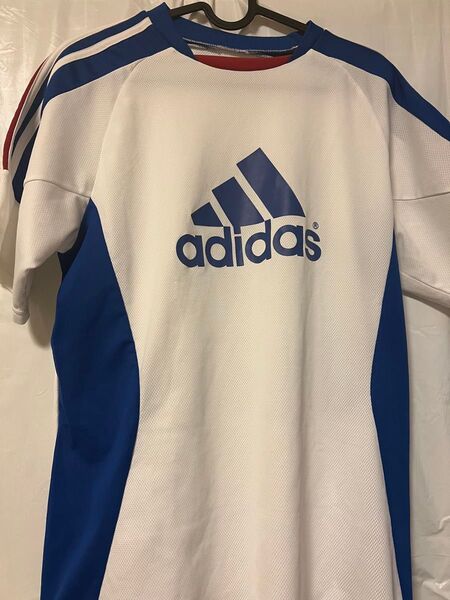アディダス 半袖Tシャツ