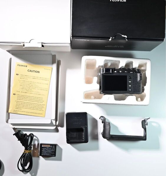 【美品、完動品】富士フィルム X-E3 Fujifilm ミラーレス一眼 カメラ