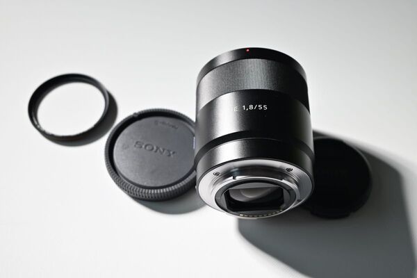 【極美品 完動品】Sony FE 55mm f1.8 ZA ソニー