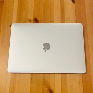 週末限定価格 MacBook Air 2020 美品 本体のみ