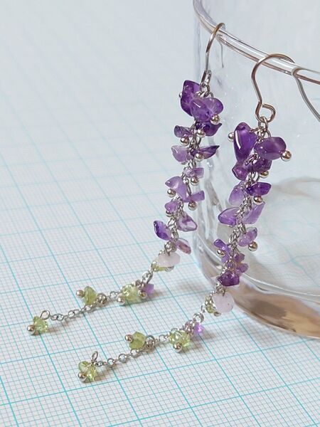 天然石アメジストさざれの藤の花ピアス アレルギー対応 サージカルステンレス316L シルバー1ペア フックピアス ハンドメイド