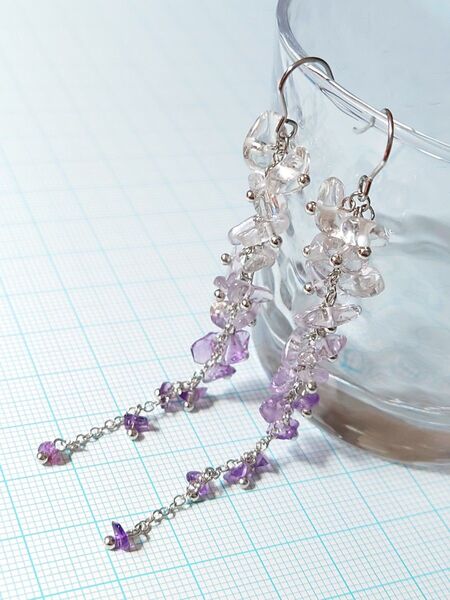 天然石アメジストさざれの藤の花ピアス(逆) アレルギー対応 サージカルステンレス316L シルバー1ペア フック ハンドメイド