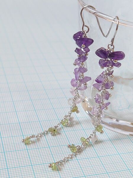 天然石アメジストさざれの藤の花ピアス アレルギー対応 サージカルステンレス316L シルバー1ペア フックピアス ハンドメイド