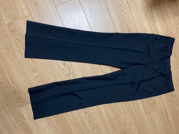 未使用 ユニクロ UNIQLO ウォッシャブルウールパンツ 黒 ブラック W76cm 未使用 薄手 夏 ビジネスパンツ スラックス
