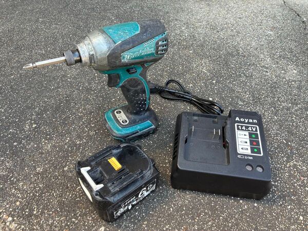 マキタ 14.4V インパクトドライバ TD133D+互換14.4Vバッテリー+互換充電器