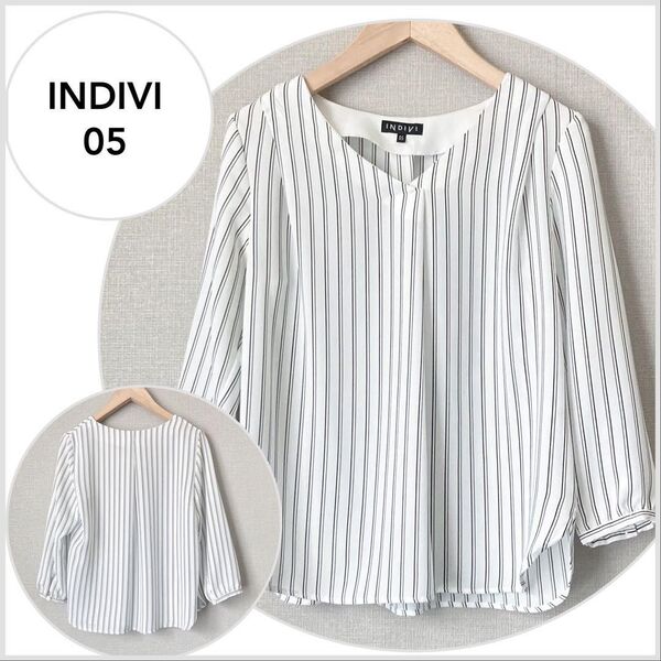 【美品♪】インディヴィ ストライプVネックブラウス