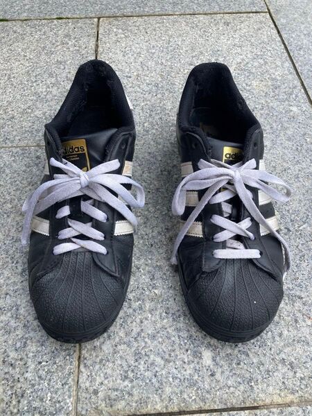 スーパースター superstar adidas アディダス スニーカー スケシュー シューレース ピンク 紫 金タグ サンバ