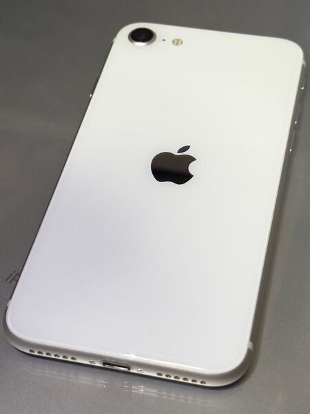 Apple iPhone SE 2 128GB ホワイト 本体のみ SIMロック解除済 美品